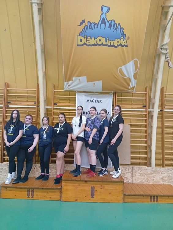 🏆 Ezüstérem és dobogós helyezések a Lábtoll-labda Diákolimpián!