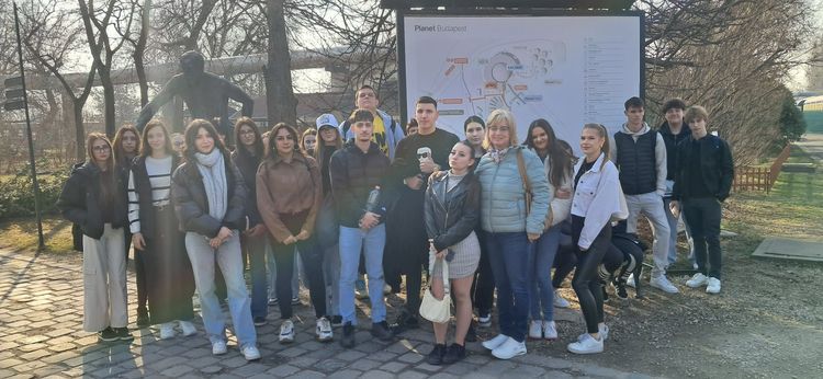 🌍 Planet Budapest –  🌱 